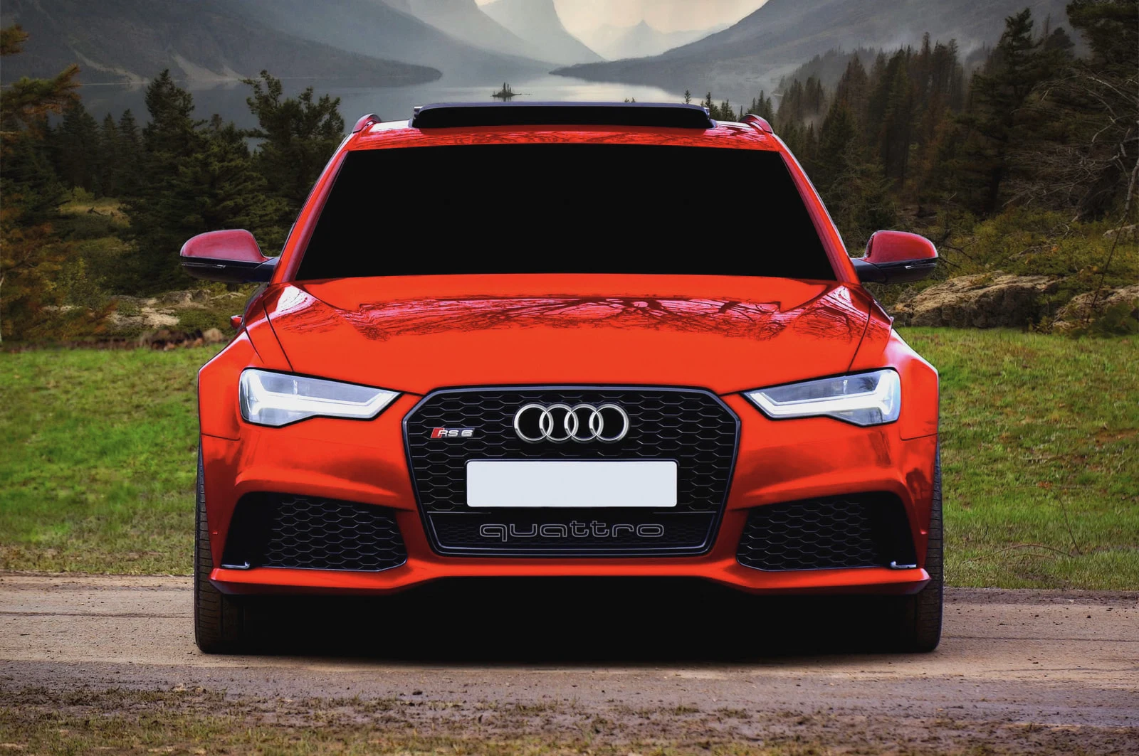 Красный RS6 Avant поколения C7, вид спереди